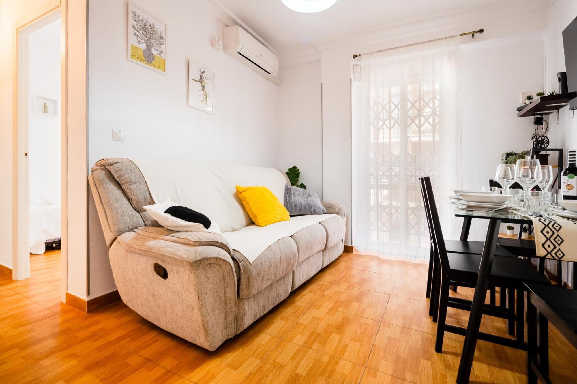 Cerca Del Centro Y Estacion De Tren,parking Privado Gratis, Bicis Gratis Apartamento *